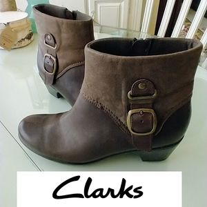 CLARKS INGALLS DOVER BROWN LEATHER BOOTIES 8M